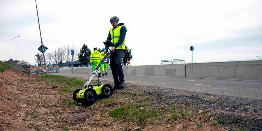 Illustrative image of GPR (Ground Penetrating Radar) survey in 